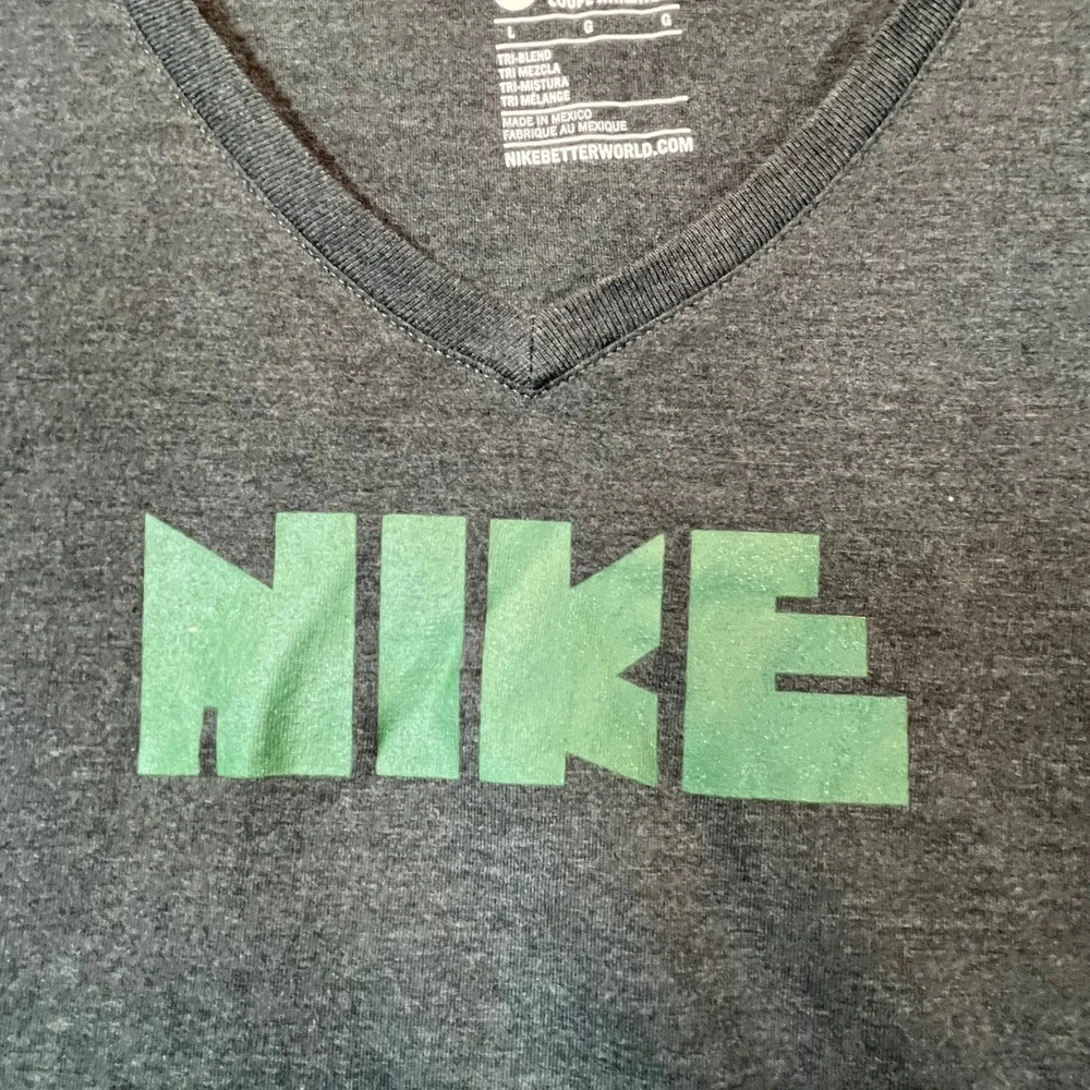 Nike V-Neck T-Shirt Womens L Gray Tri-Blend Athletic Graphic Short Sleeve Tee